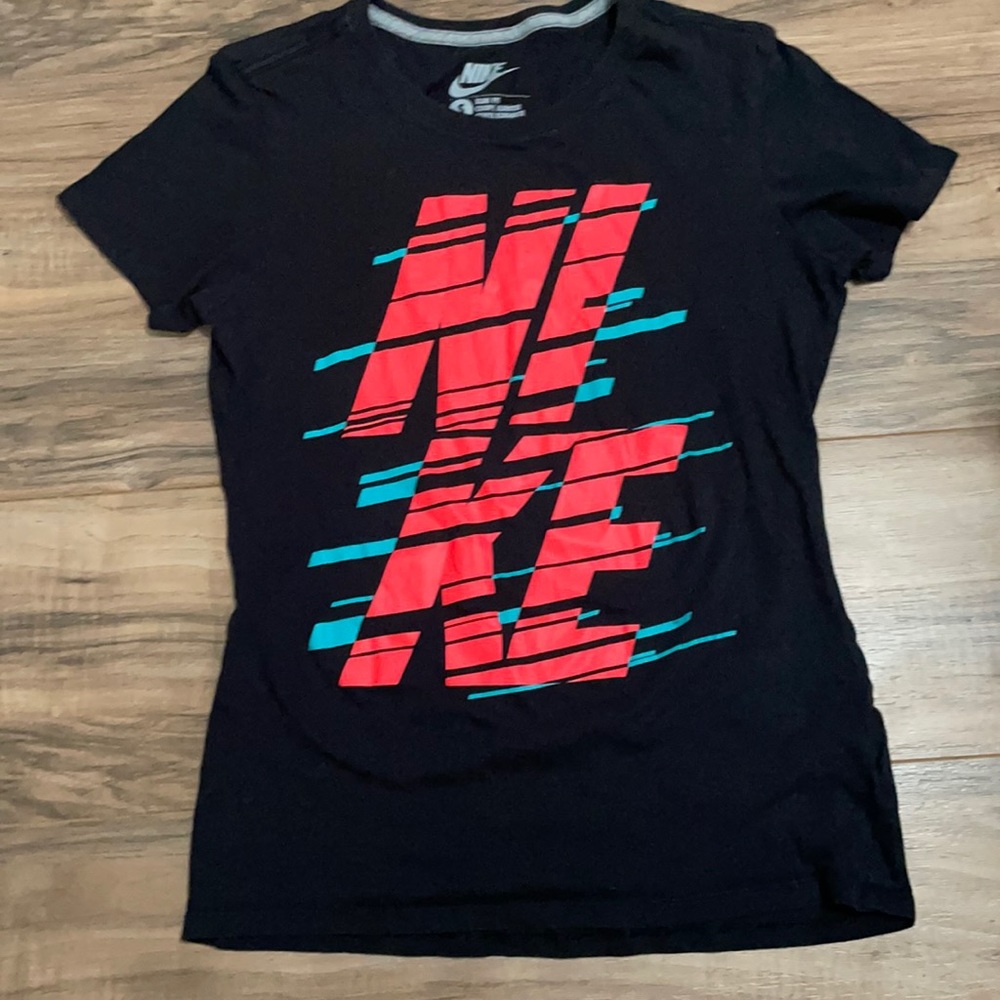 Nike Women’s small shirt